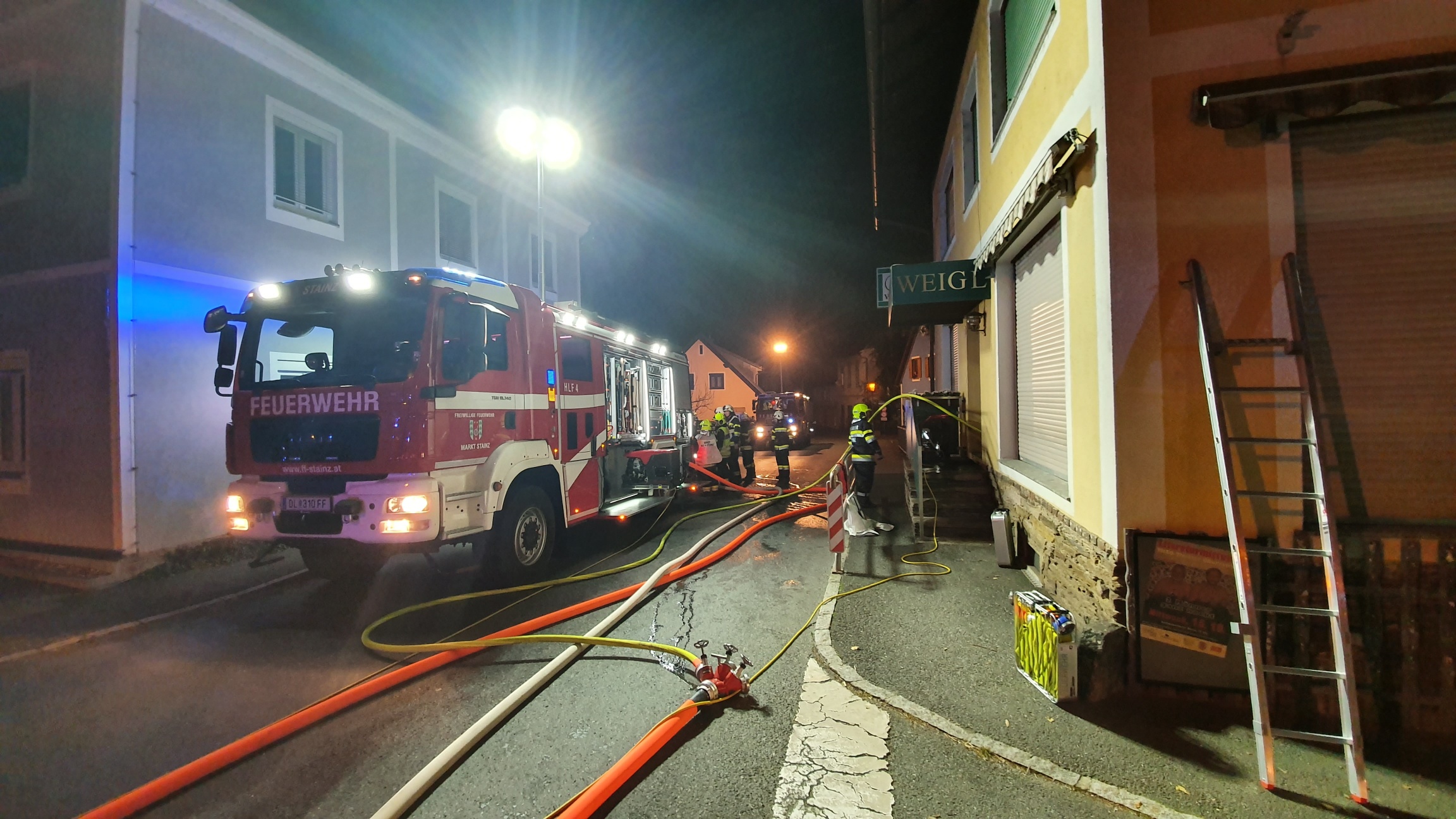 Zimmerbrand In Stanz Feuerwehr Objektiv