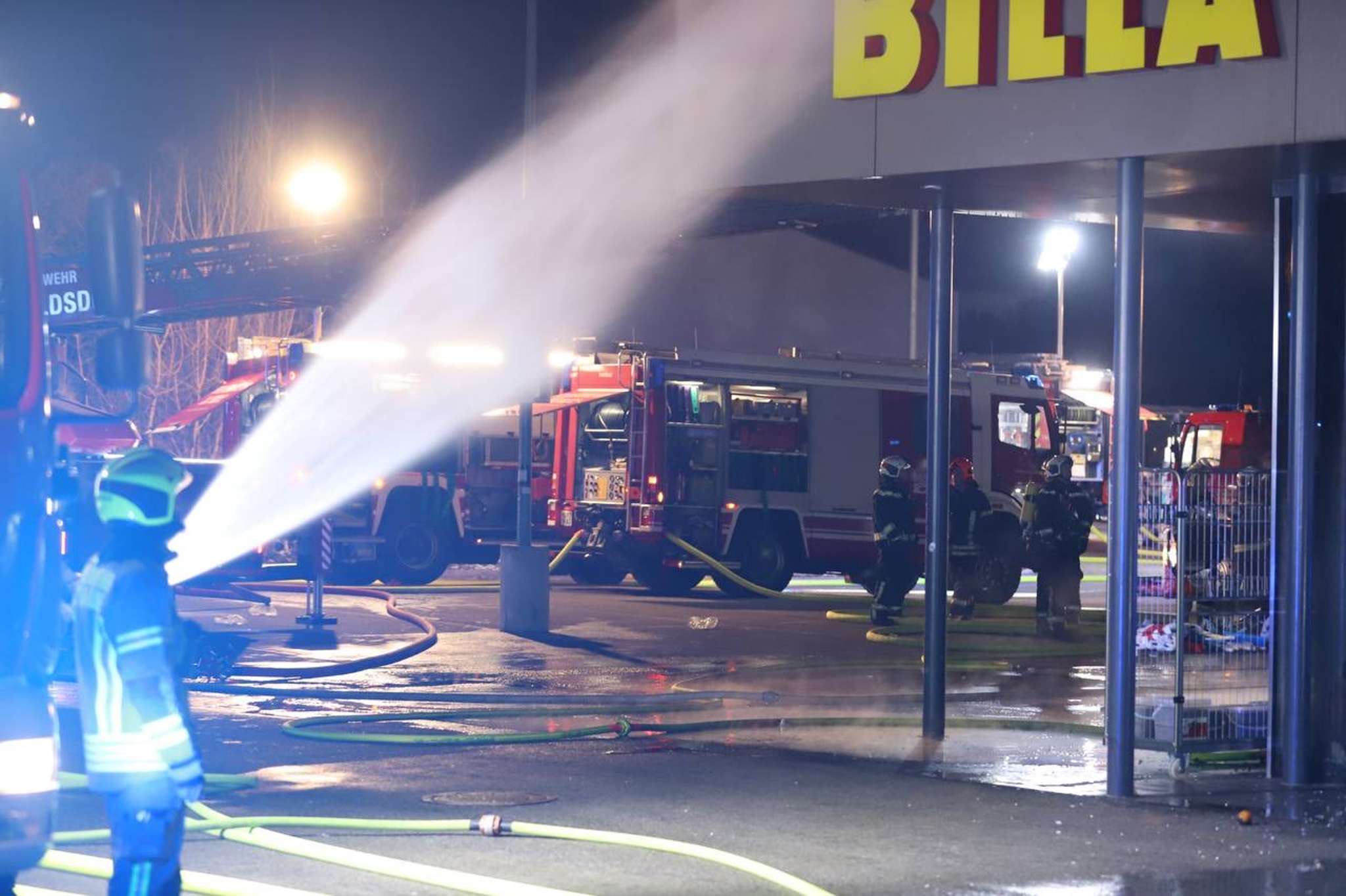 Brand Im Supermarkt Feuerwehr Objektiv