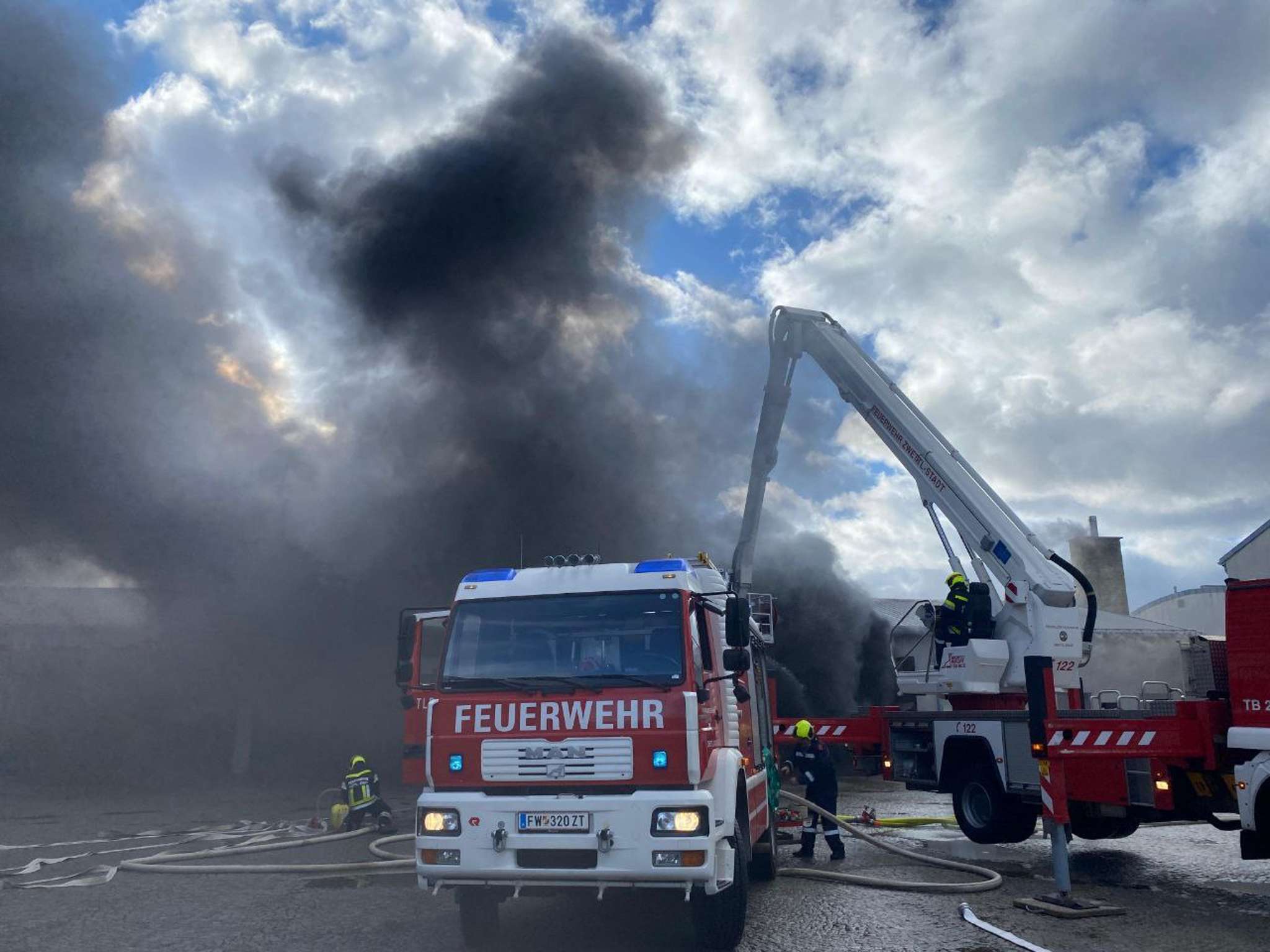 Gro Brand In Zwettl Feuerwehr Objektiv